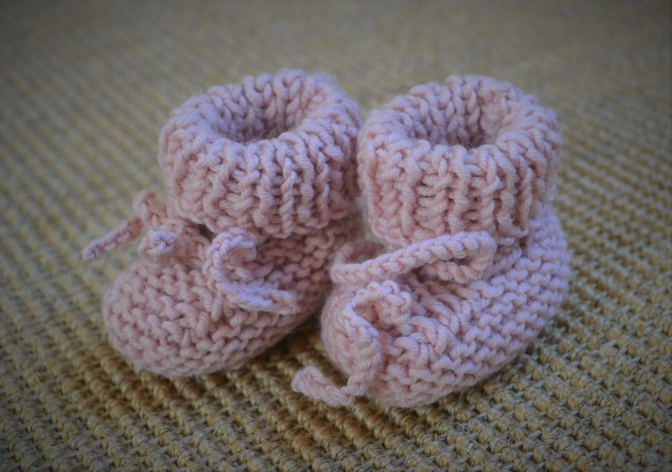 Kit à tricoter : les Chaussons qui tiennent aux petons – Image 3