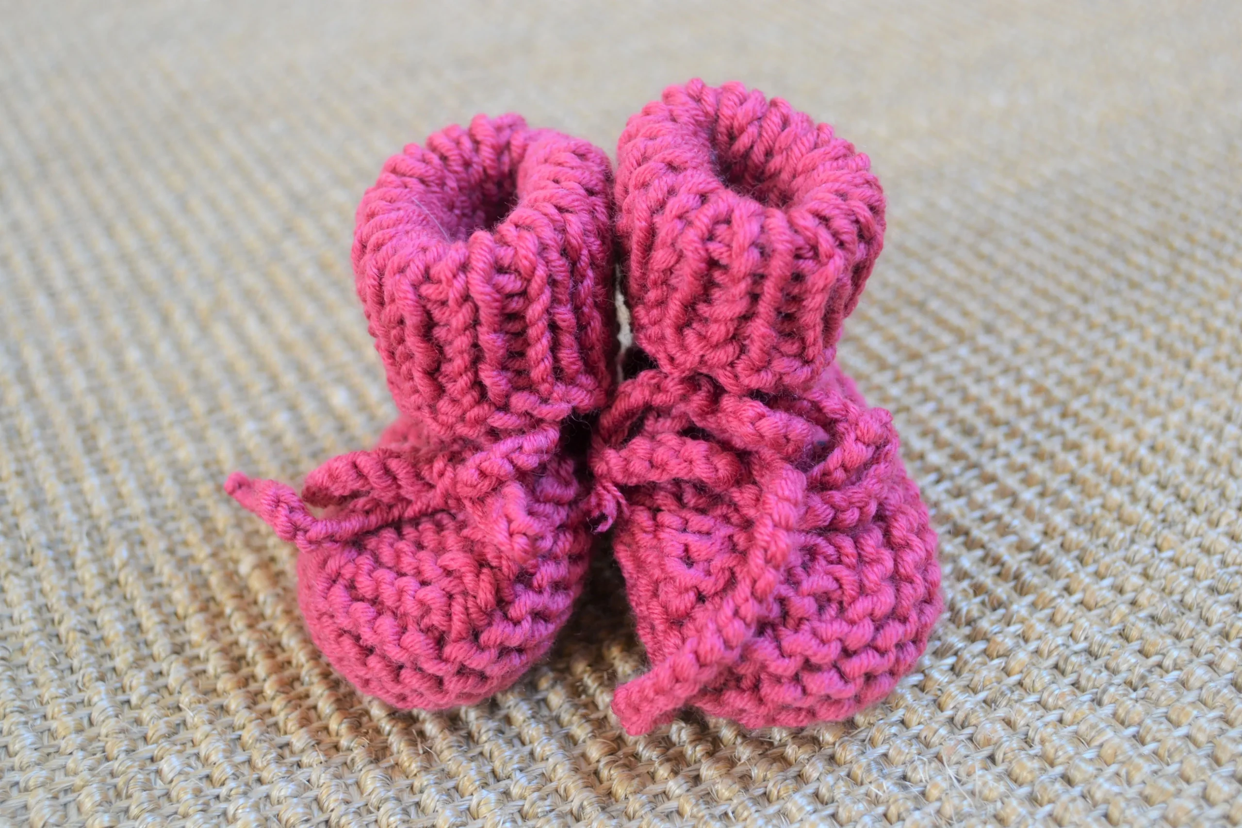 Kit à tricoter : les Chaussons qui tiennent aux petons – Image 5