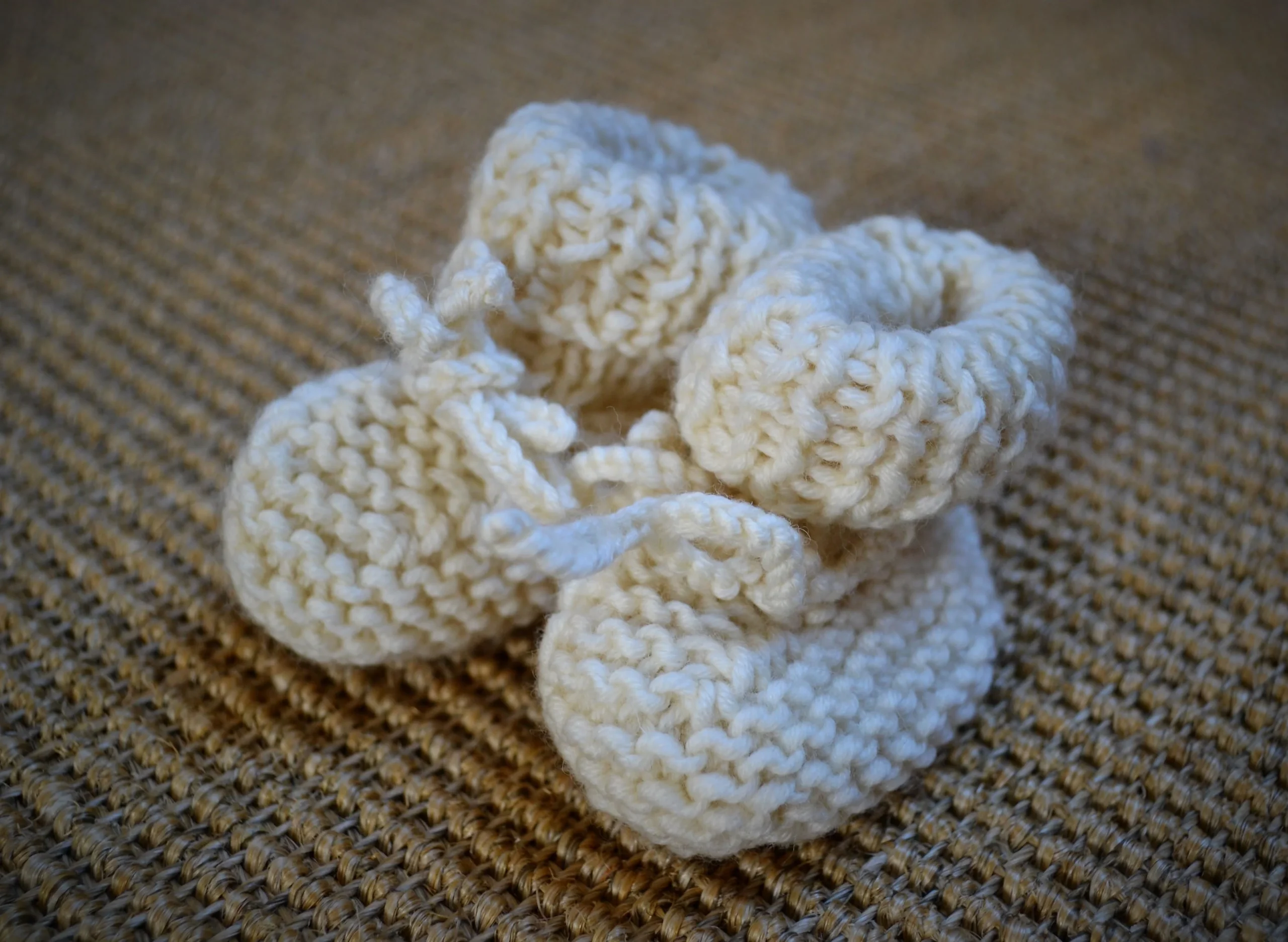 Kit à tricoter : les Chaussons qui tiennent aux petons – Image 6