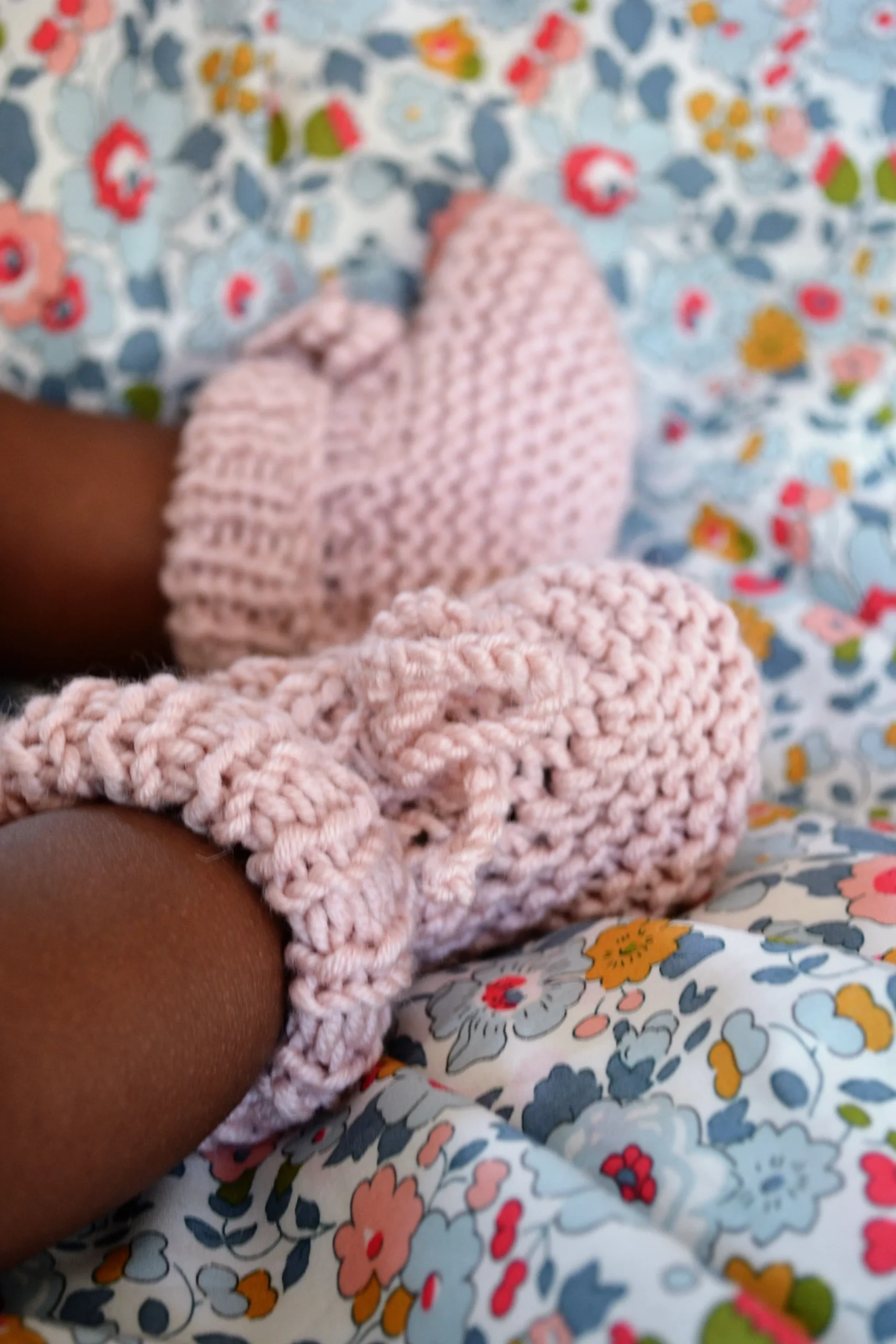 Kit à tricoter : les Chaussons qui tiennent aux petons – Image 9